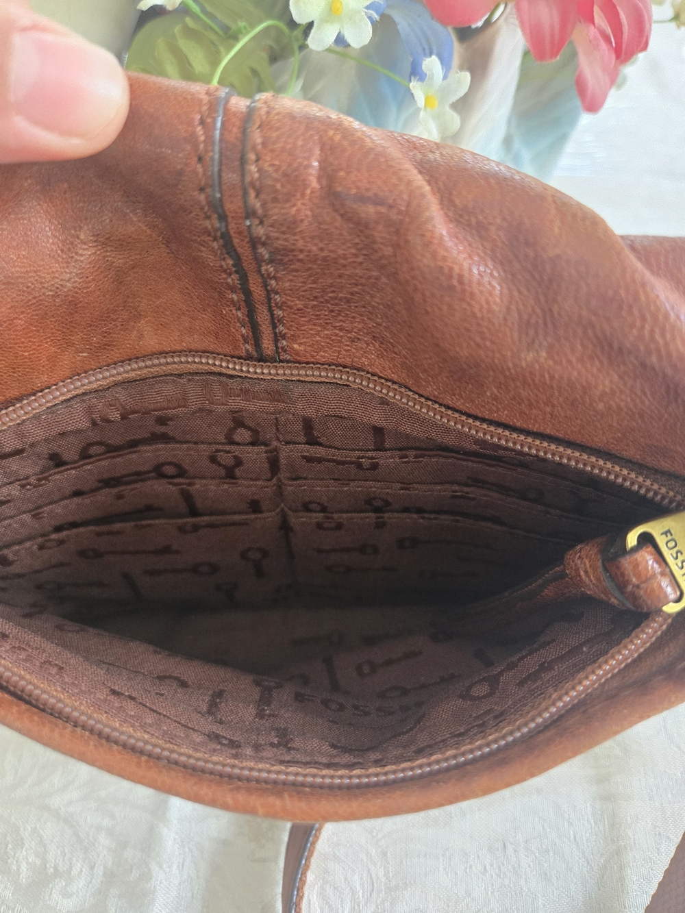 LOW START Fossil Brown Leather Crossbody Bag with Brass Hardware - Picture 8 of 15